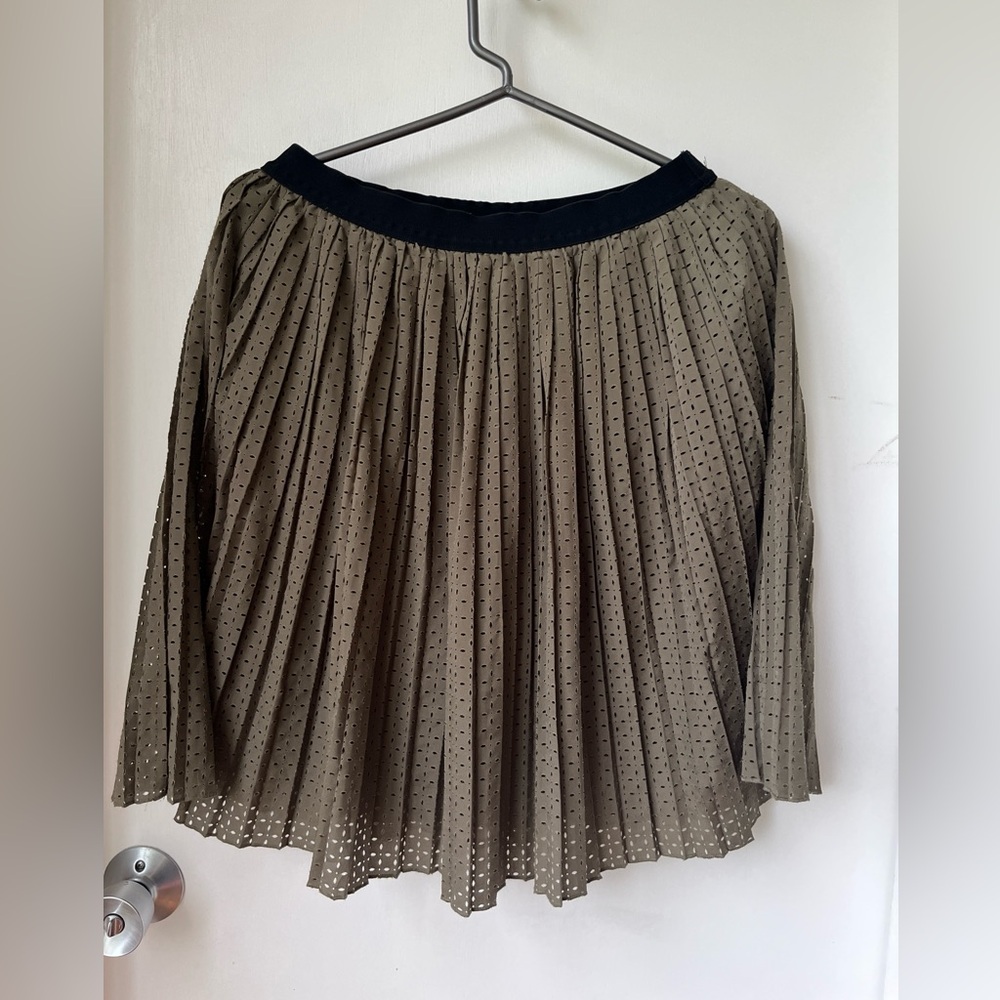 Joe fresh olive eyelet pleated skirt size S